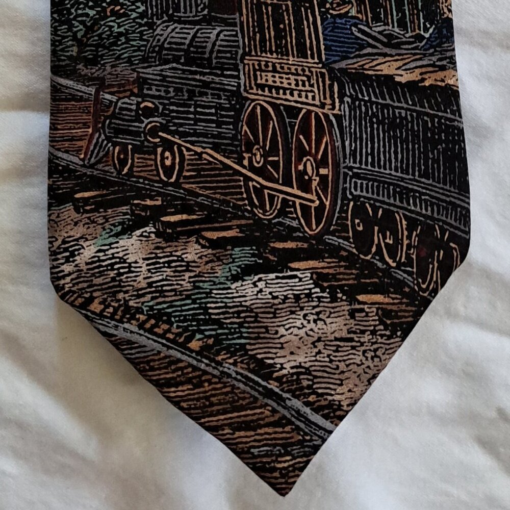 Van Heusen Americana Series Ohio River Circa 1854 100% Silk Train Dress Tie